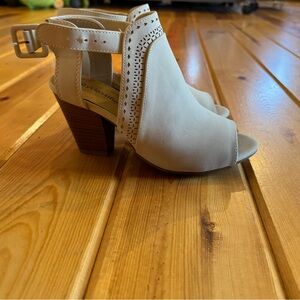 Elegant Beige Peep-Toe Heels